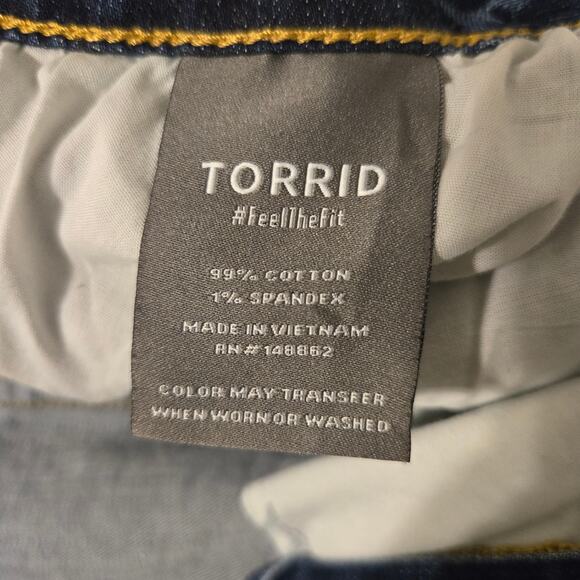 Torrid Feel The Fit Wide Leg Jeans 22S Dark Wash Vintage Stretch Plus - Picture 7 of 7
